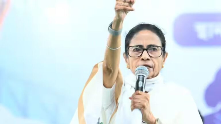 “তোমাদের নাম-ঠিকানা সব জানি”, প্রচার সভা থেকে বিজেপিকে কড়া হুঁশিয়ারি মমতা বন্দ্যোপাধ্যায়ের