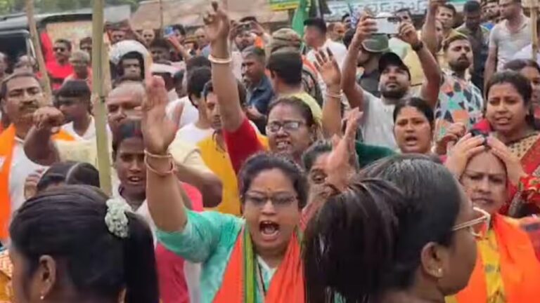 বনগাঁ উত্তরে বিজেপি প্রার্থীর প্রচারে বাধার অভিযোগ, তৃণমূল কাউন্সিলরকে ঘিরে উত্তেজনা